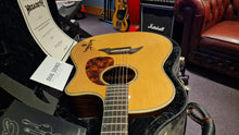 Load image into Gallery viewer, Breedlove D25 Herringbone USA American Acoustic Guitar Owned by Dave Mustaine of Megadeth
