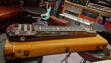 Load image into Gallery viewer, Fender Deluxe 6 Stringmaster Vintage Lap Steel Six String Electric Guitar with suitcase
