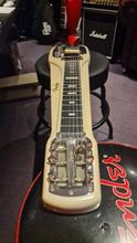 Load image into Gallery viewer, Fender Champion Lap Steel Vintage Deluxe Studio Electric Guitar
