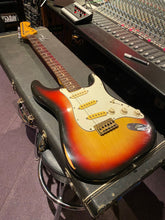 Load image into Gallery viewer, 1973 Fender Stratocaster Hardtail Sunburst American Vintage &#39;70s USA Strat Electric Guitar For Sale
