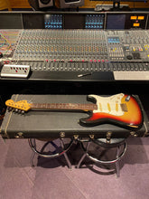 Load image into Gallery viewer, 1973 Fender Stratocaster Hardtail Sunburst American Vintage &#39;70s USA Strat Electric Guitar For Sale
