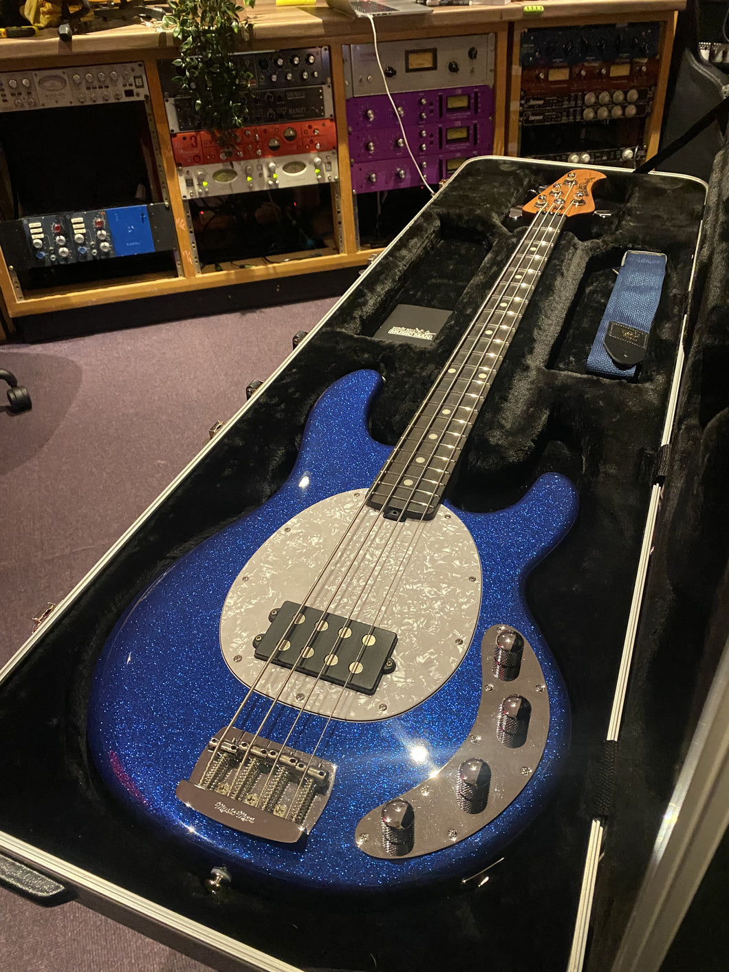 Music Man Stingray 4 Special Blue Sparkle with Hard Case