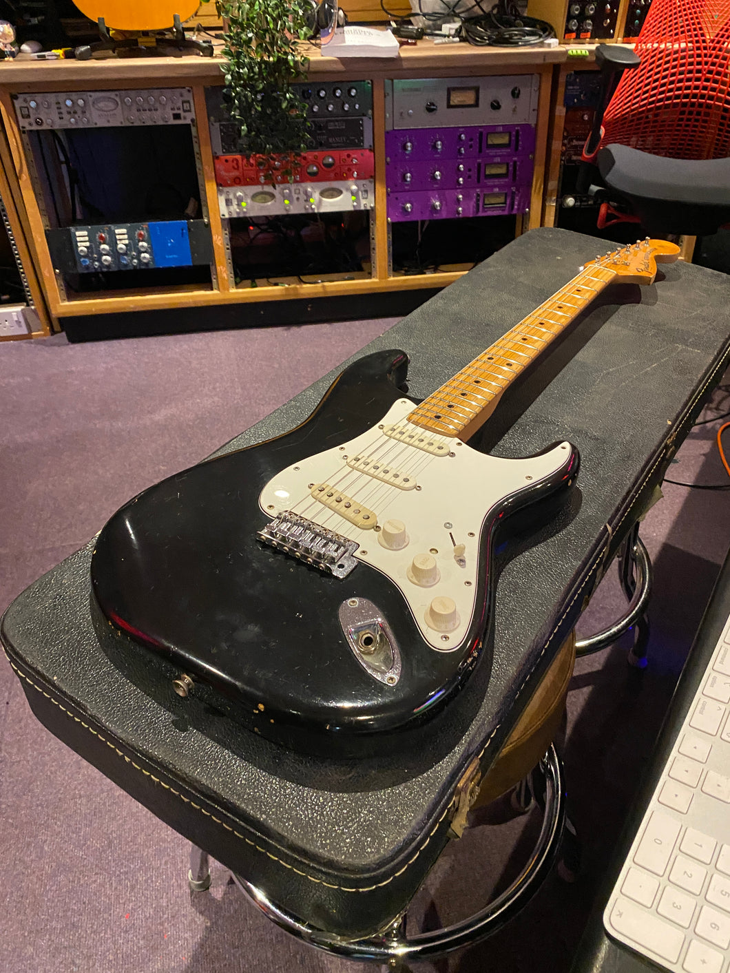 1973 Fender Stratocaster Vintage '70s American USA Black Strat Electric Guitar