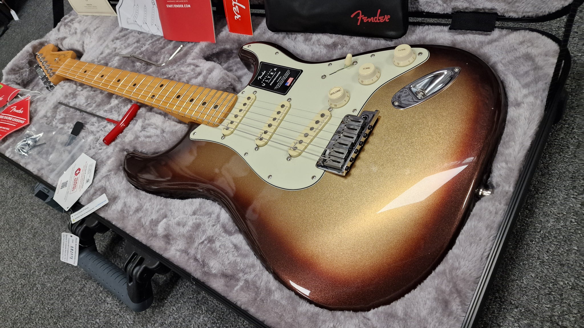 Fender American Ultra Stratocaster Mocha Burst MN Maple Neck