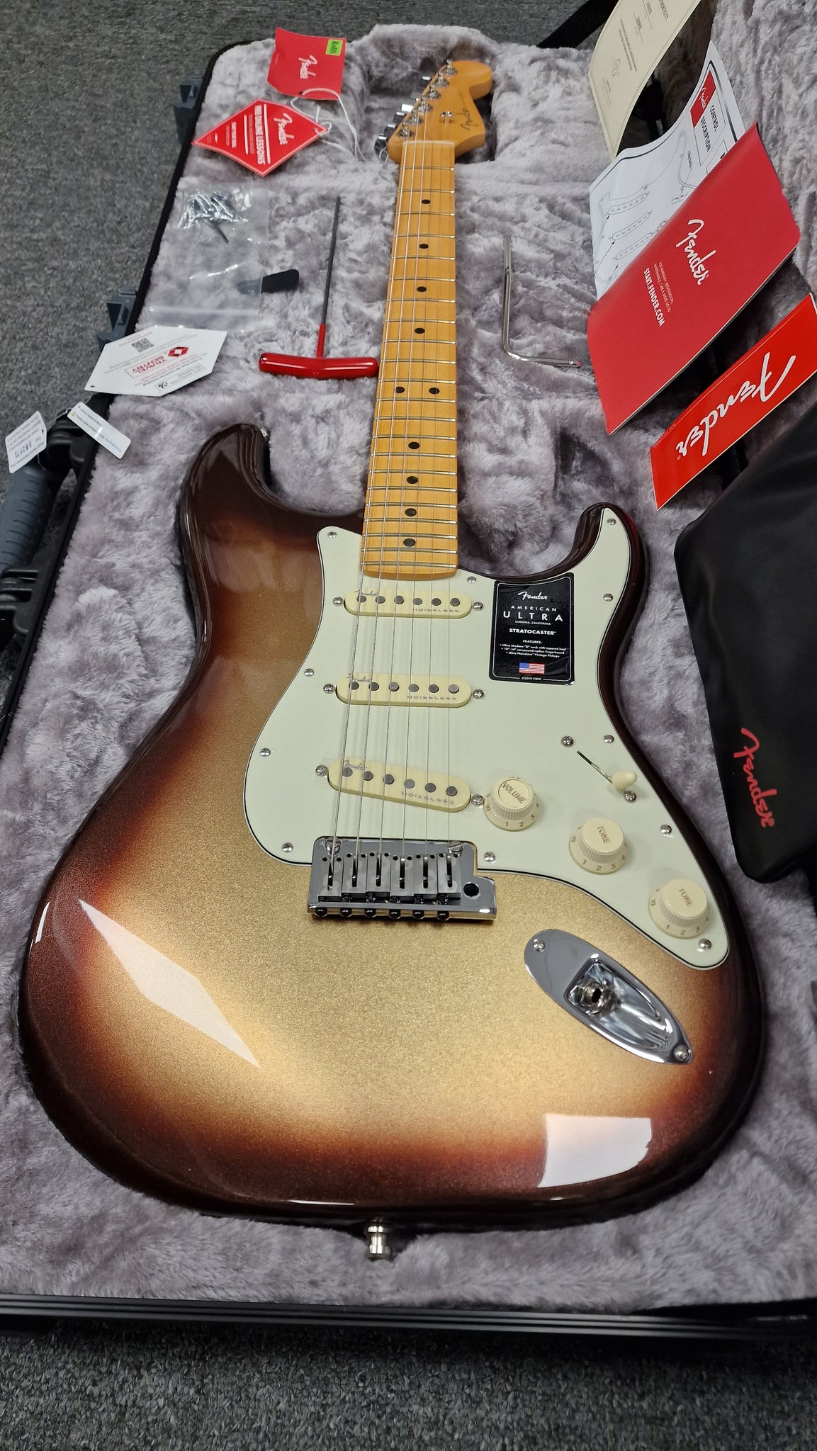 Fender American Ultra Stratocaster Mocha Burst MN Maple Neck Electric Guitar