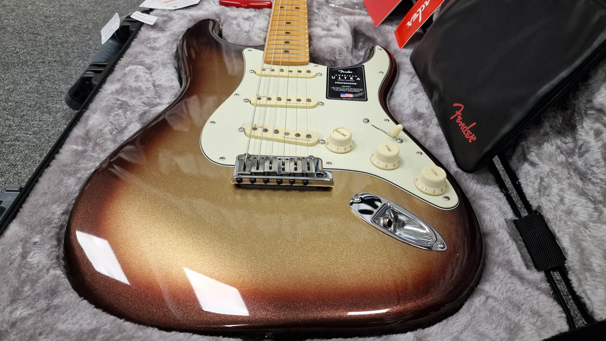 Fender American Ultra Stratocaster Mocha Burst MN Maple Neck Electric Guitar