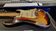 Load image into Gallery viewer, 1962 Fender Stratocaster Sunburst Original Finish Artist Owned Vintage &#39;60s USA Strat American Electric Guitar
