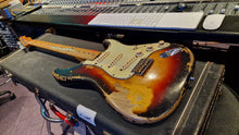 Load image into Gallery viewer, 1962 Fender Stratocaster Sunburst Original Finish Artist Owned Vintage &#39;60s USA Strat American Electric Guitar
